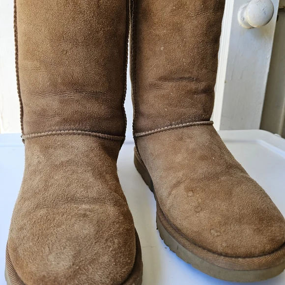 UGG Classic Tan Suede Boots - Picture 2 of 7